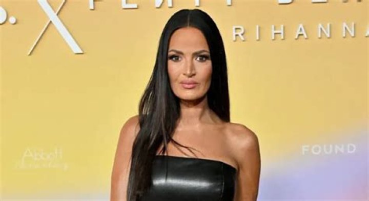 Lisa Barlow Age, Bio, Birthday, Family, Net Worth National Today