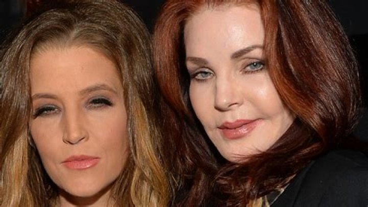Lisa Marie Presley and Her Daughters on the Red Carpet POPSUGAR