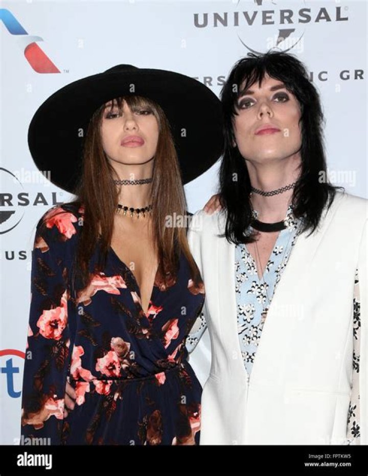 Luke Spiller and Laura Cartier Victoria secret fashion show, Fashion
