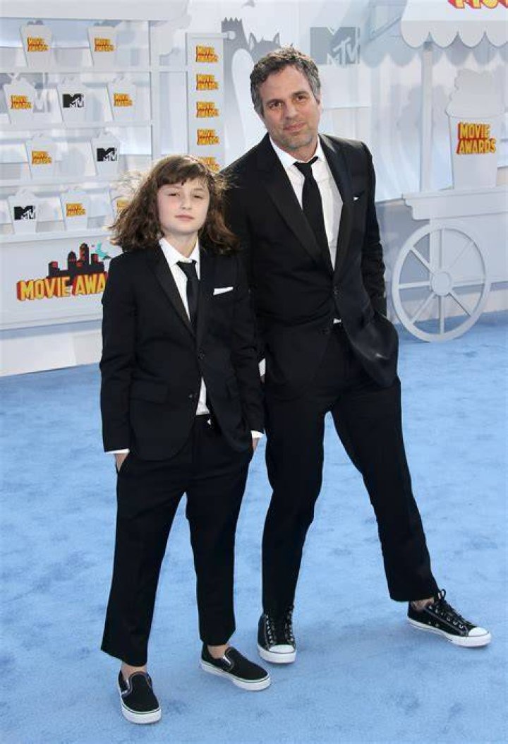 Mark Ruffalo and daughter Bella Noche wear tuxedos to the MTV Movie