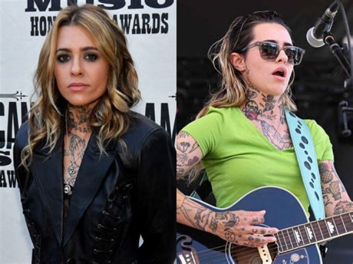 Meet country singer Wade, who is friends with 'Real Housewives