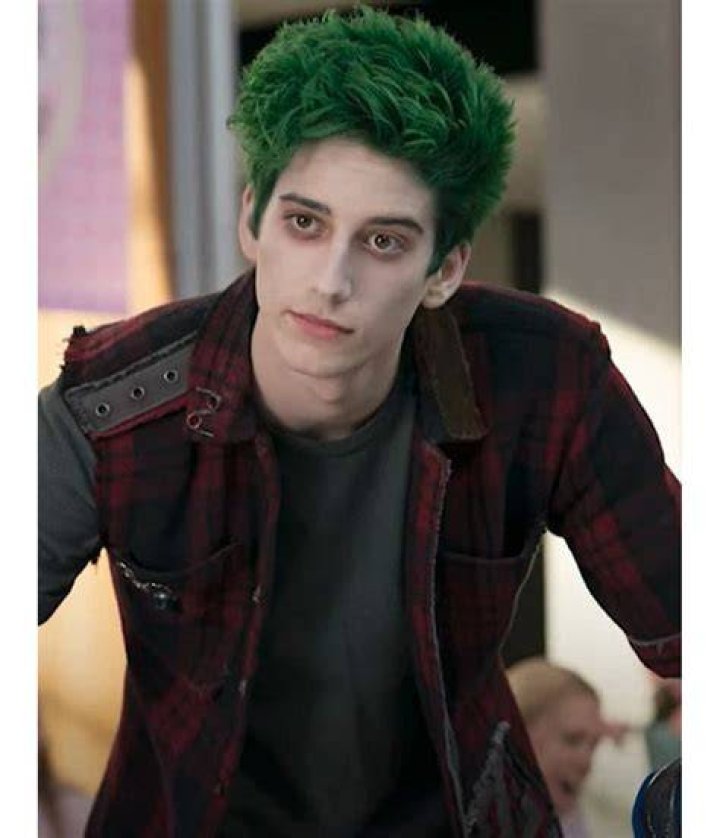 Milo Manheim as Zed in Disney’s Z.O.M.B.I.E.S Zombie disney, Meg