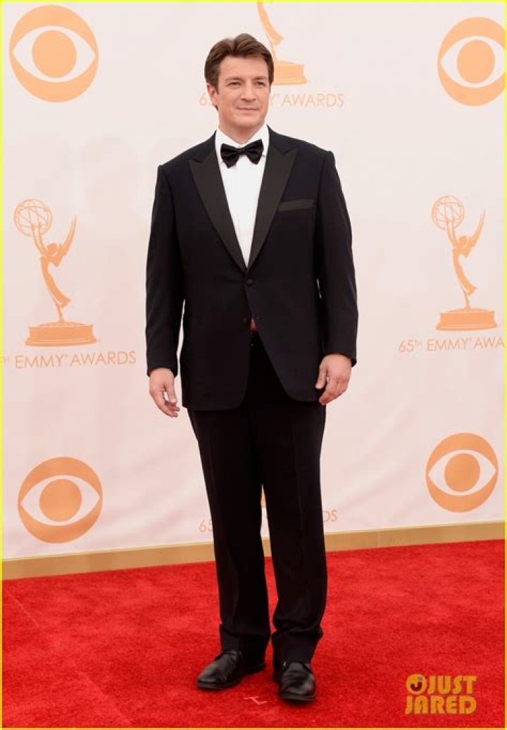 Nathan Fillion Emmys 2013 'Castle' Star Gets Cozy On Red Carpet With