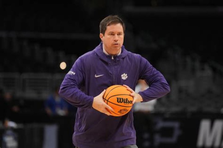 NCAA Minnesota&rsquo;s Assistant Basketball Coach Arrested Lady in the