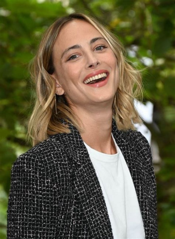 Nora Arnezeder