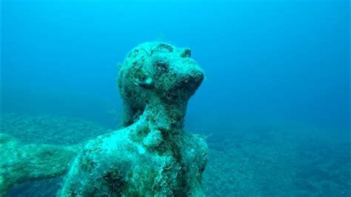 Plemmirio (SR)statua di Rossana Maiorca e gli archi YouTube