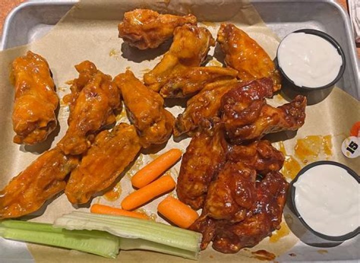 Restaurant Review Buffalo Wings & Rings, College Hill The Food Hussy!