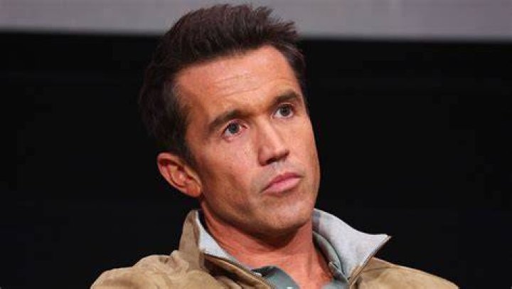 Rob McElhenney Plastic Surgery Surgical Tech