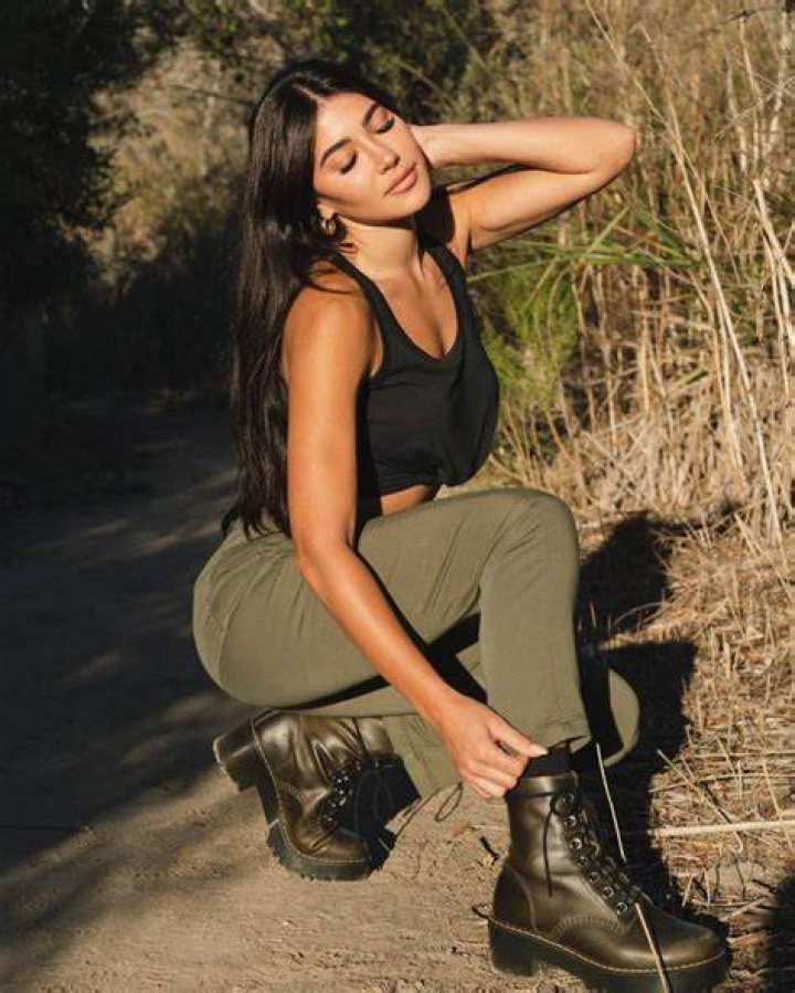 Sara Hesri Net Worth 2023Biography, Career, Personal Life Meshworth