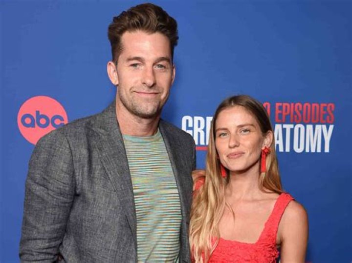 Scott Speedman & Lindsay Rae Hofmann Baby Girl