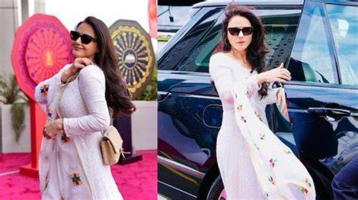 See pictures Preity Zinta stuns in a scarlet red gown by Manish