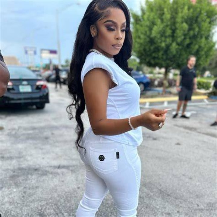 Shay Johnson [Profiles] &bull; Instagram, Twitter, TikTok Foller