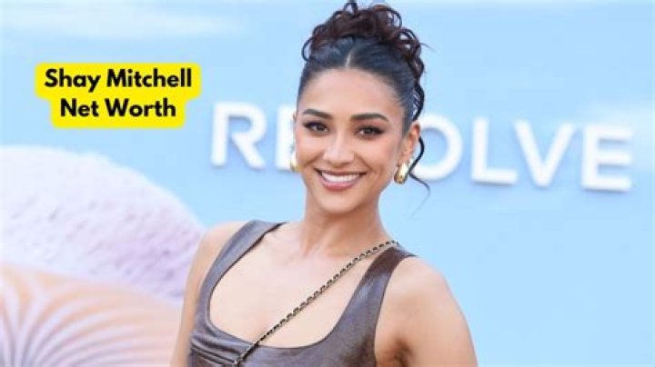 Shay Mitchell Net Worth & Bio/Wiki 2018 Facts Which You Must To Know!