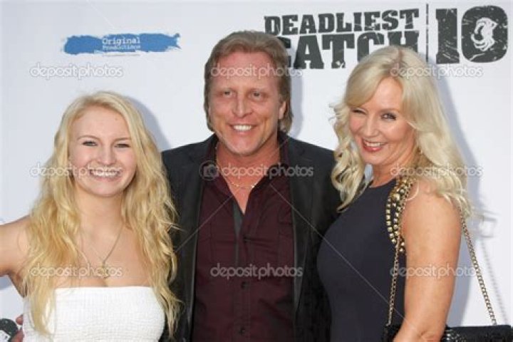 Sig Hansen Lives Healthily with Wife June Hansen and Children