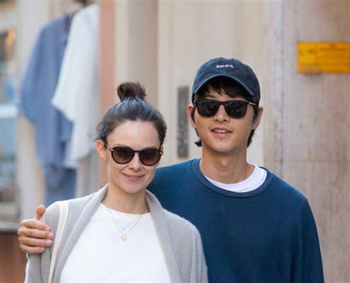 Song Joongki and Katy Louise Saunders blessed with baby boy, actor