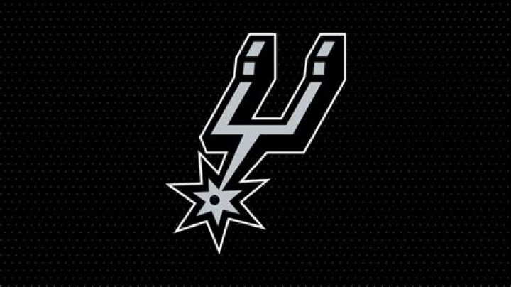 Spurs' Gregg Popovich reportedly tipped Memphis waiter 5,000