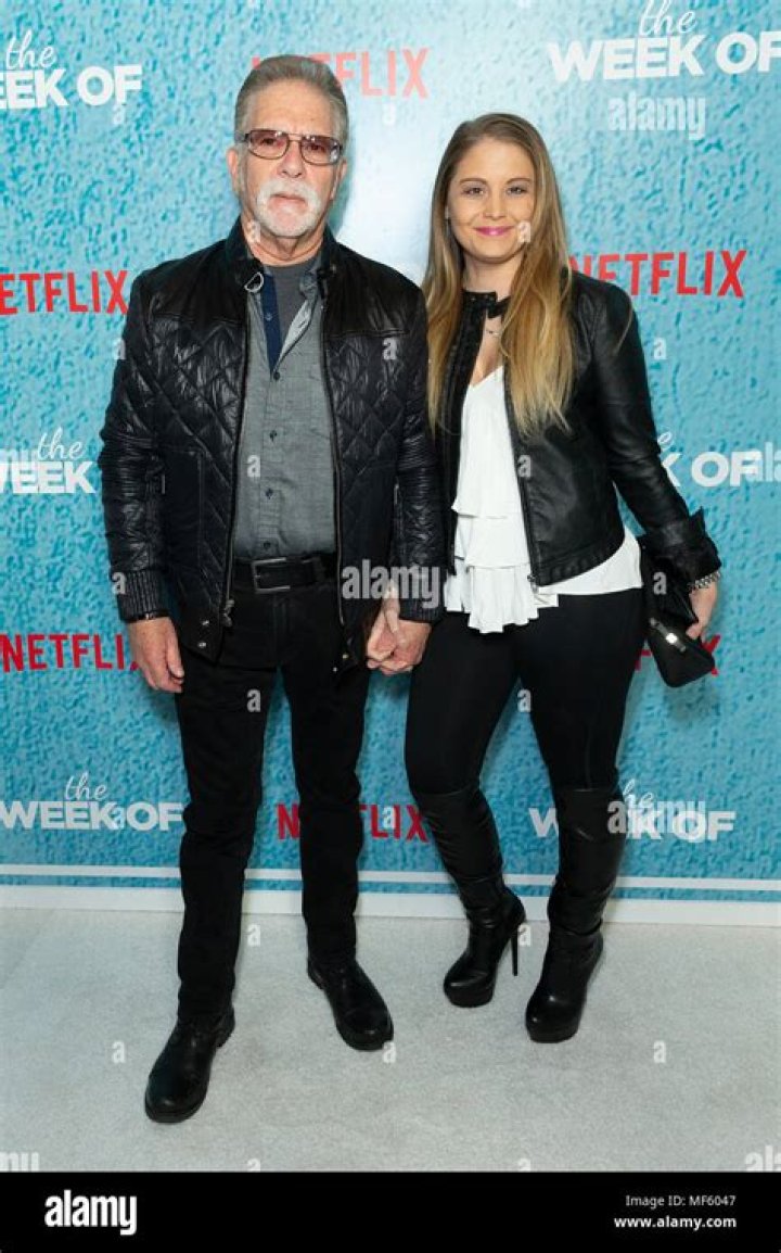 Stephanie Carney (Ronnie Mund&rsquo;s Wife) Biography, Age, Wiki, Height