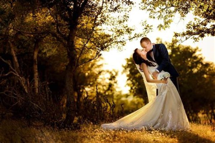 Stunning professional wedding photos of WGN&rsquo;s Erin McElroy and