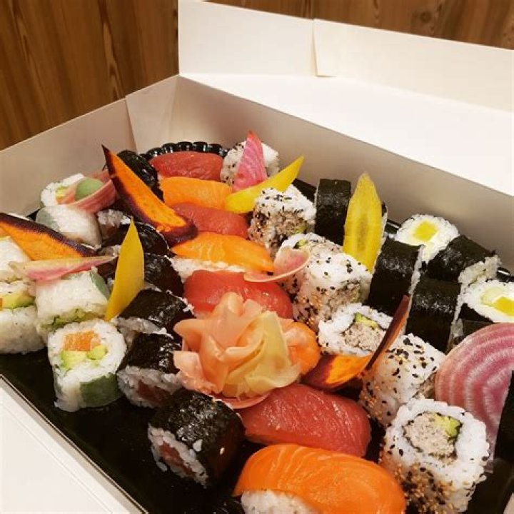 SUSHI FUMI THONES THONES Japonaise cuisine pr&egrave;s de moi R&eacute;server