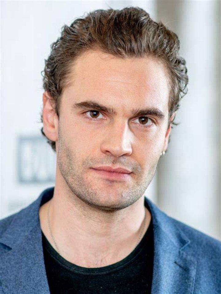 Tom Bateman AdoroCinema
