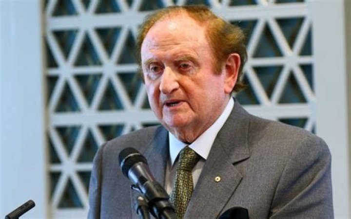 Two dozen Jews recognised with Queen's Birthday honours The