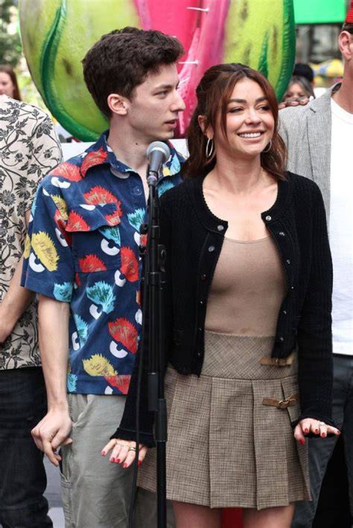 Unveiling Sarah Hyland: Beyond The Screen, Into The Heart