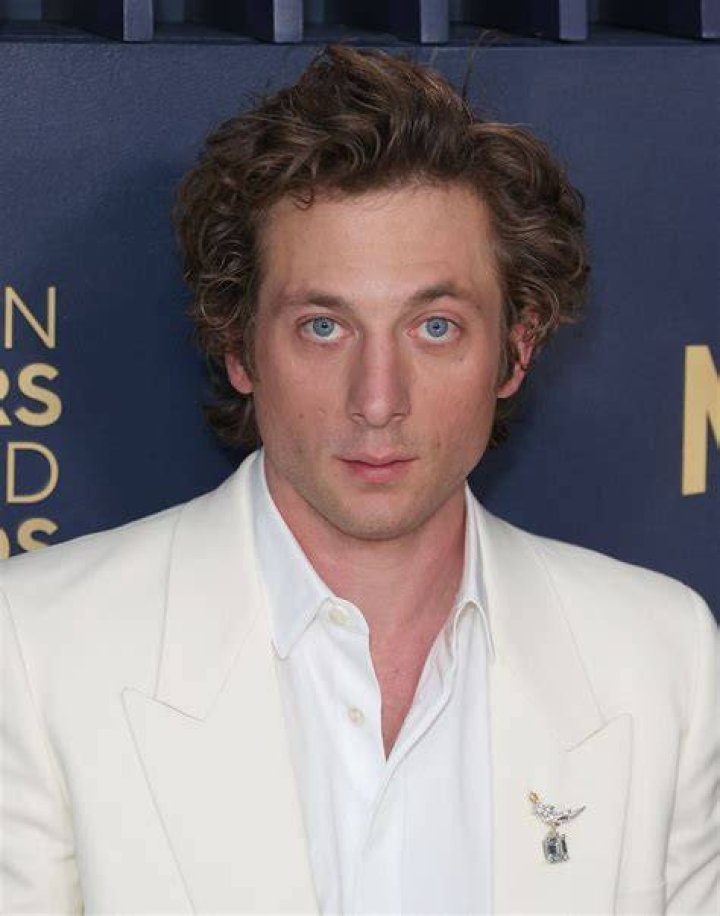 What Do Jeremy Allen White's Tattoos Mean? POPSUGAR Beauty UK