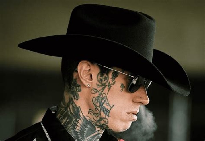 Where Is Trace Cyrus Now? Miley Cyrus' Brother Is Back With Metro