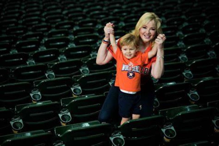 Whitney Crane and son add flair to Astros World Series apparel