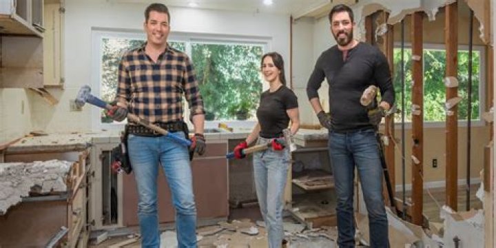 Who pays for the renovations on Homestead Rescue? Famous People Today