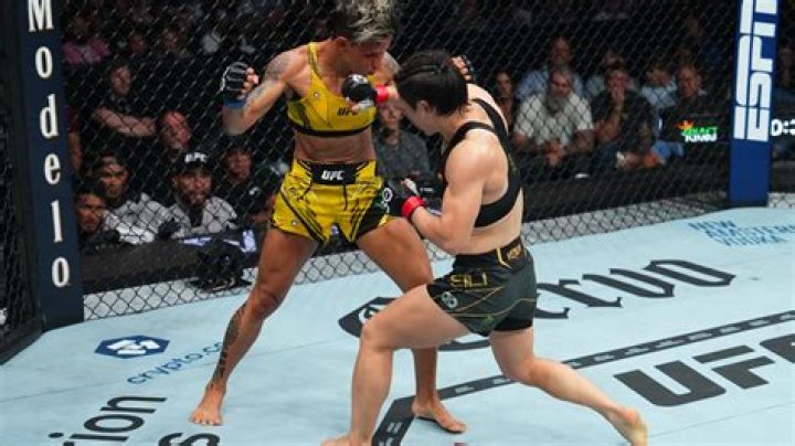 Zhang Weili dominates Amanda Lemos to retain title in UFC 292 comain
